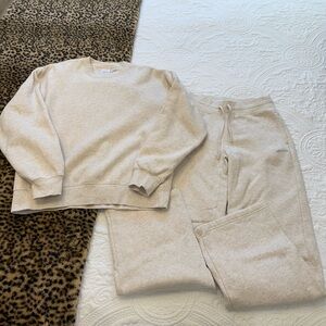 Aritzia Perfect Crewneck and Sweatpants Set